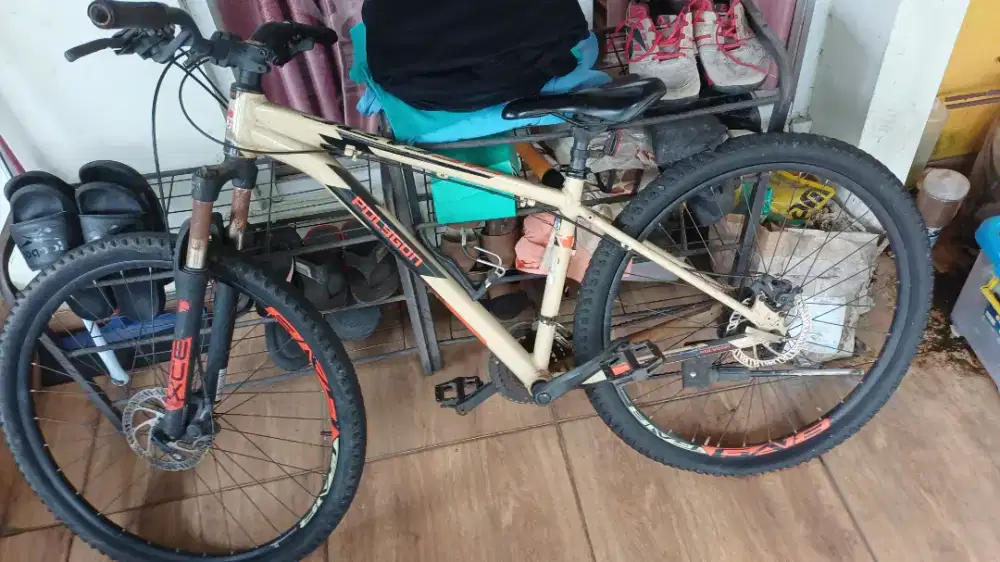 Sepeda Gunung Polygon