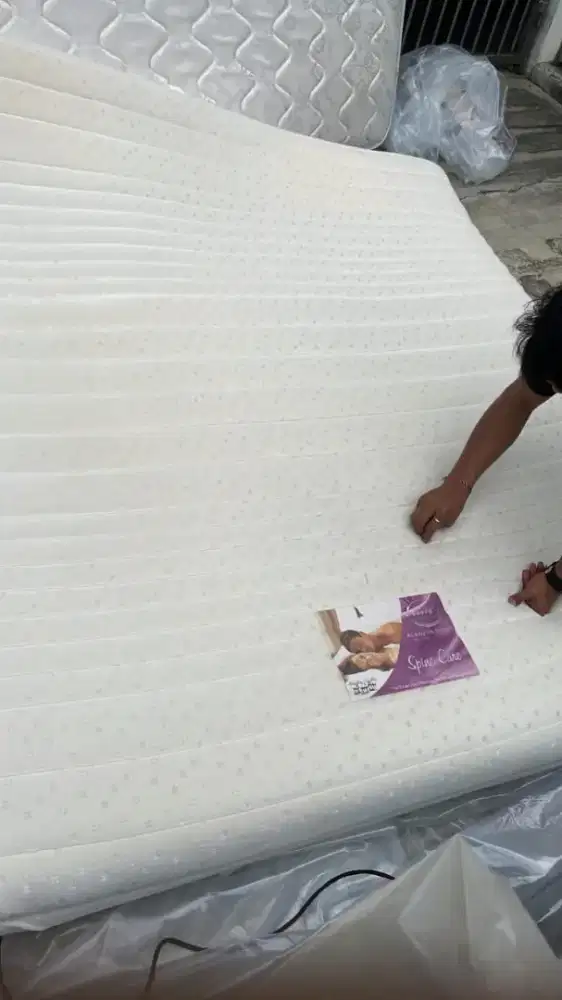 Serta full latex 1200x200 like new