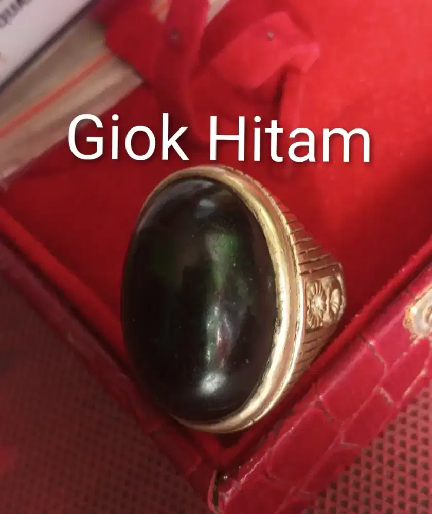Batu Giok Hitam