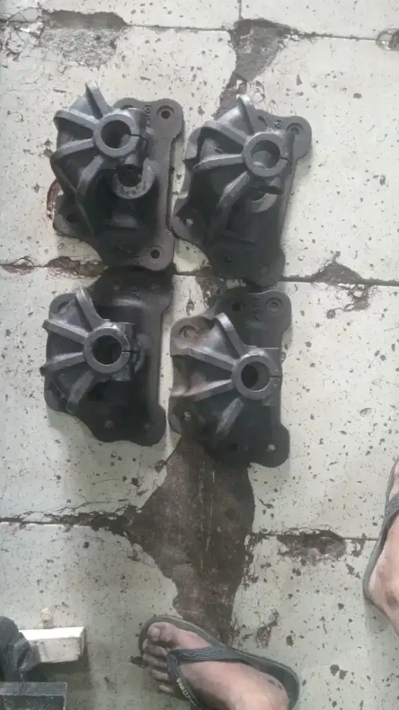 Hanger bus hino Rkz belakang