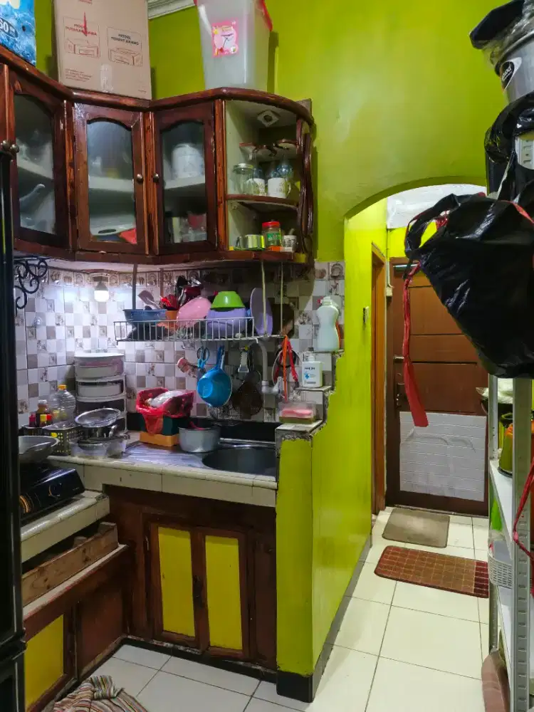 DISEWAKAN RUMAH KONTRAKAN DAERAH STRATEGIS TEBET