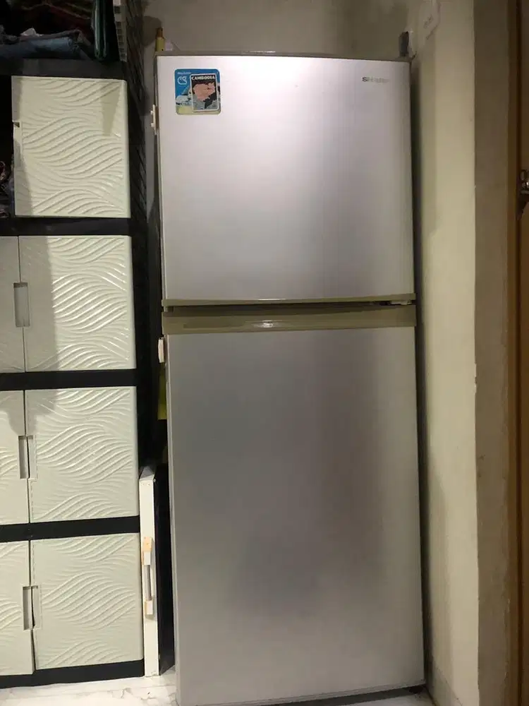 KULKAS SHARP 2 pintu