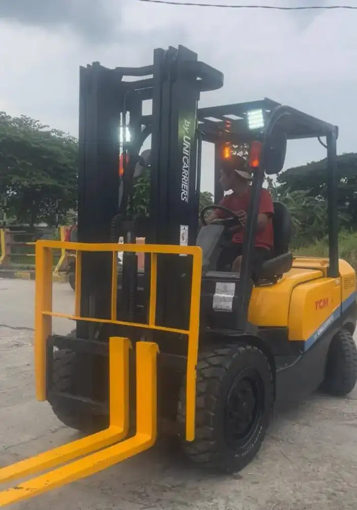 Forklift TCM 3 Ton,Matic,Threelift 4,3 Meter,Isuzu C240,Tahun 2018