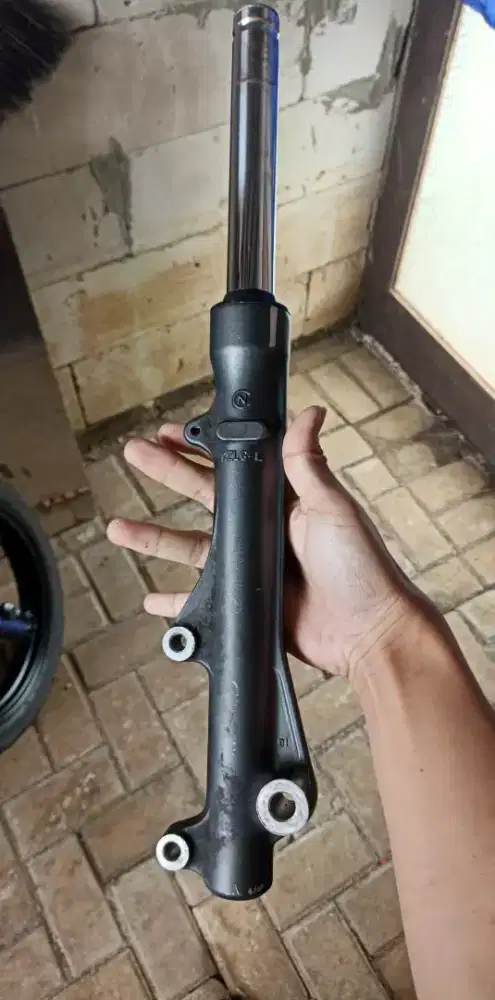 Dijual Shock dpn blkg beat esp rp300 lok banjaran bandung