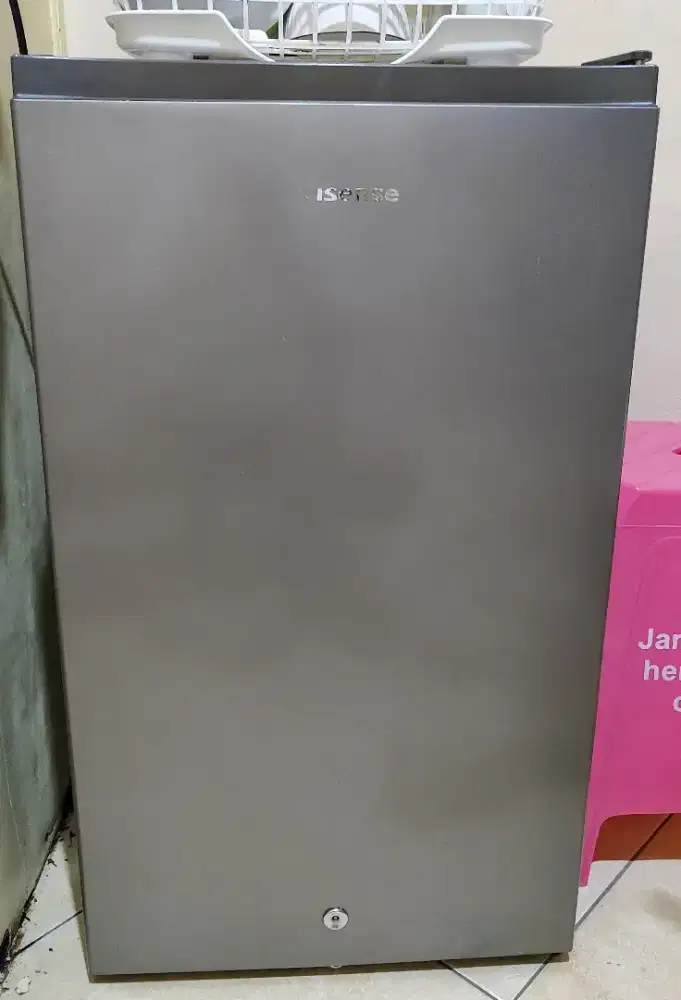 Kulkas medium minibar 91Liter