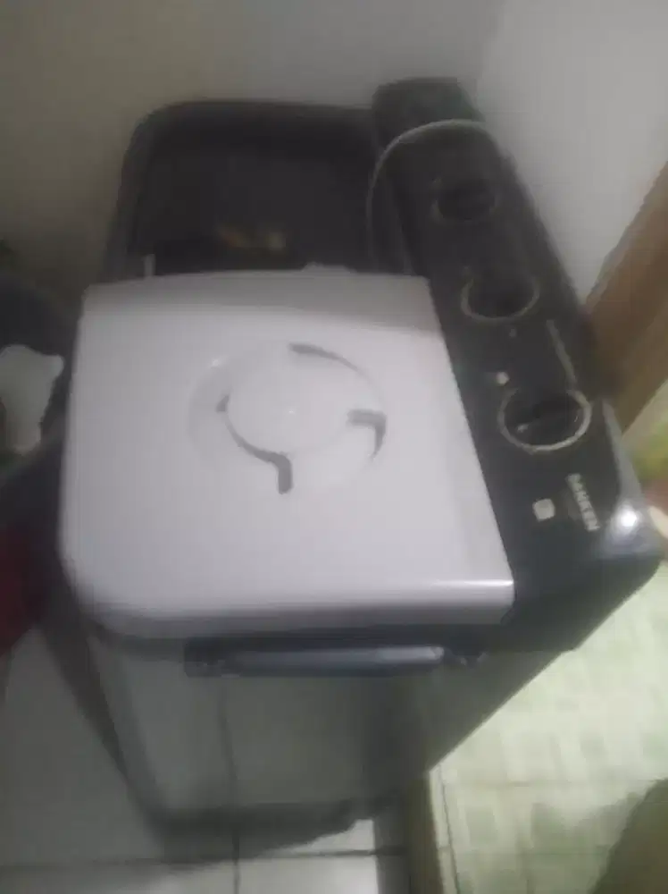 Mesin cuci merek Saken 2 tabung