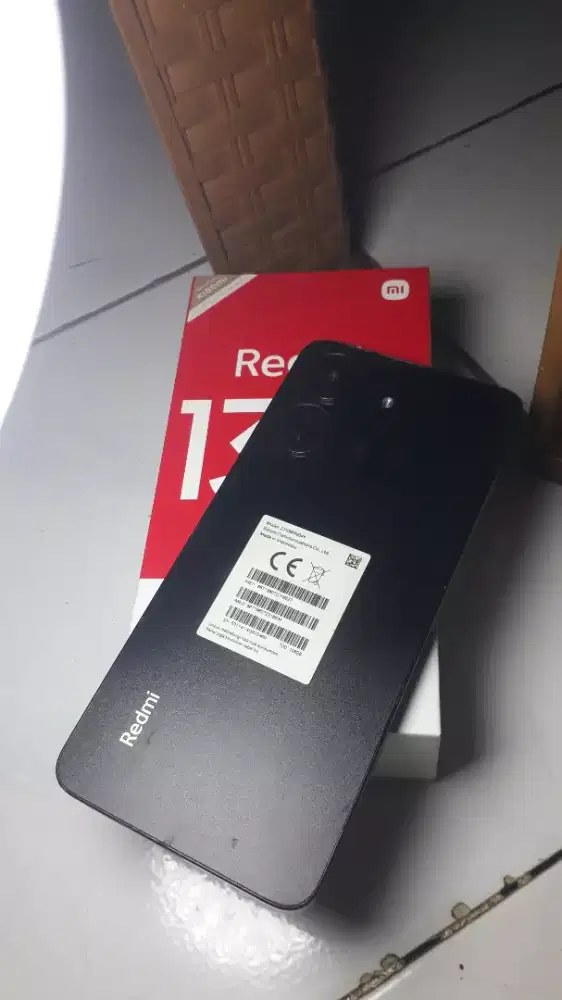 Aksesoris jual hape Redmi c13 ram6/128 mulus minus matot .