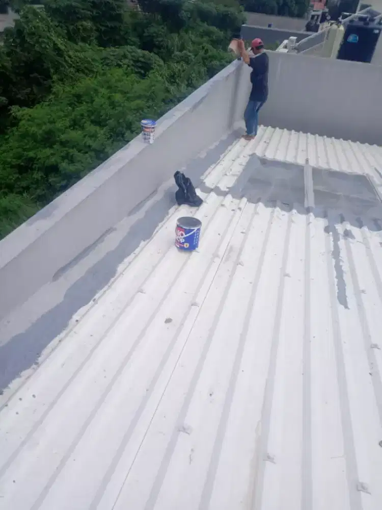 Perbaikan atap bocor/rembes