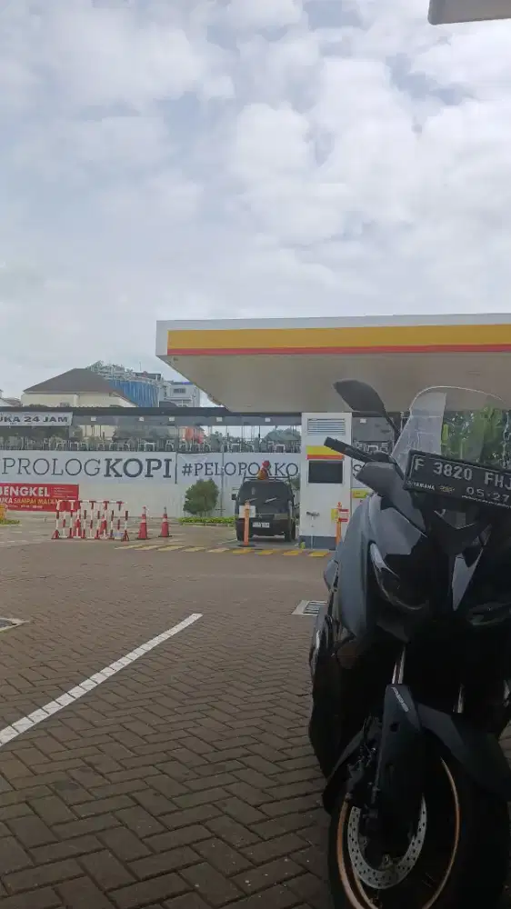 XMAX 2022 Black Low KM