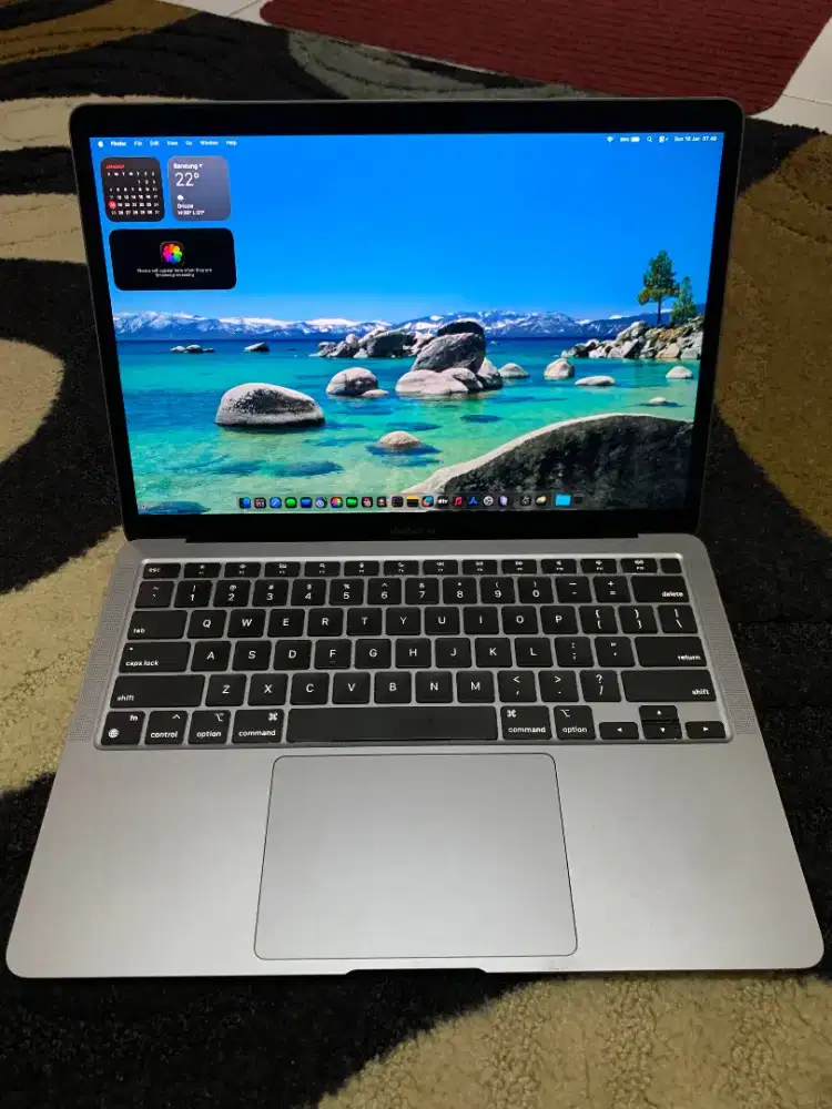 Macbook air retina M1 CHIP 2020 grey 8/128gb batangan resmi MURAH