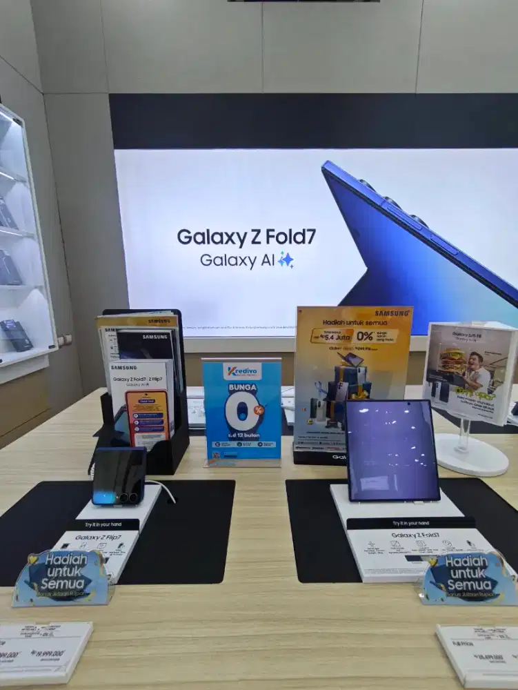 Samsung s25 ultra dan Samsung Flip 7