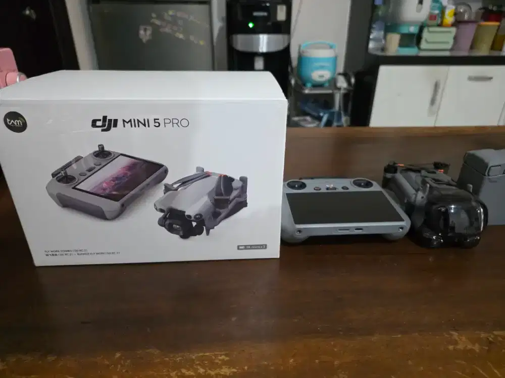 DJI Mini 5 Pro Fly More Combo RC2 (Baru dipakai terbang 3x)