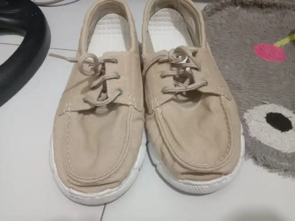 Jual-cptBUSepatu cat anti selip Merk.SKECHERS ON THE GO Original 100%