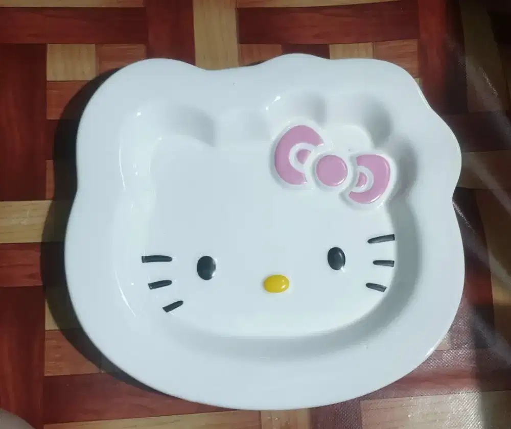 Piring keramik Hello Kitty