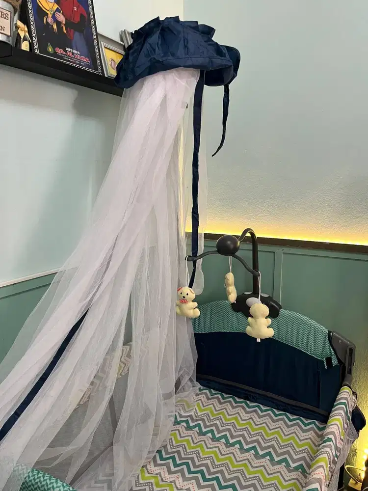 Box bayi pliko, next to me