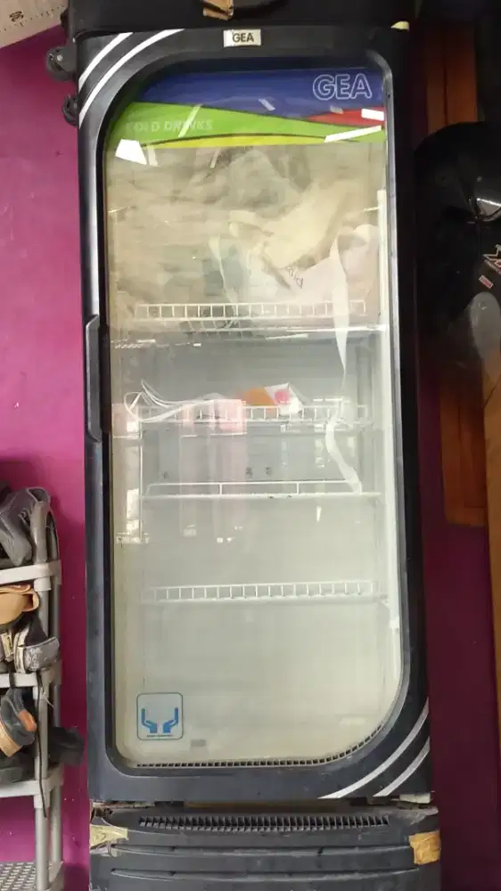 Di jual show case buah