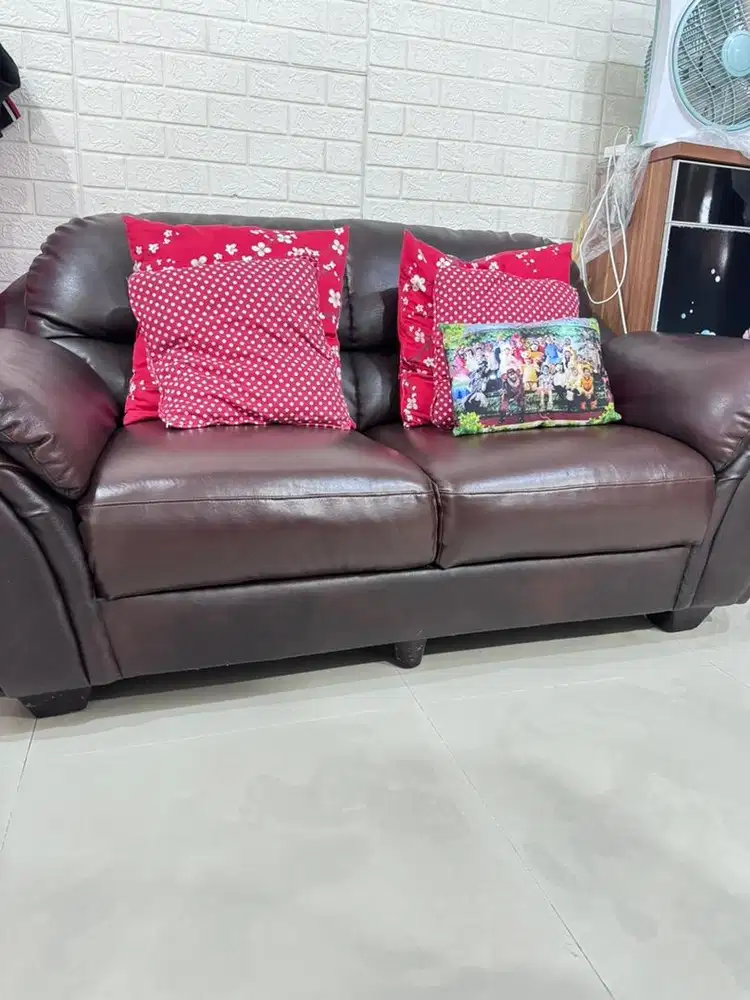Sofa dua dudukan