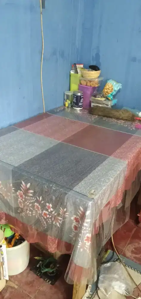 Meja makan cocok untuk warung makan