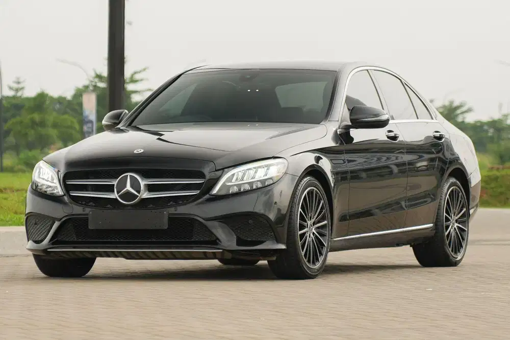 (DP 10jt) Mercedes Benz C200 EQ Boost 2019 (W205)