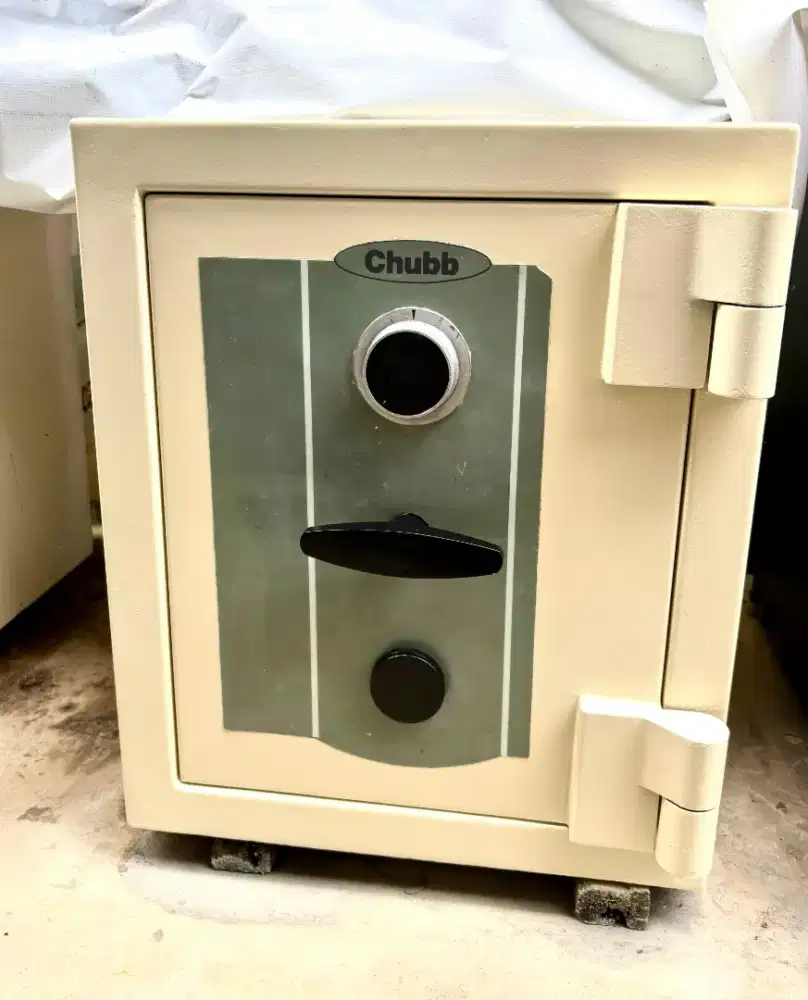 Brankas Tahan Api Chubb