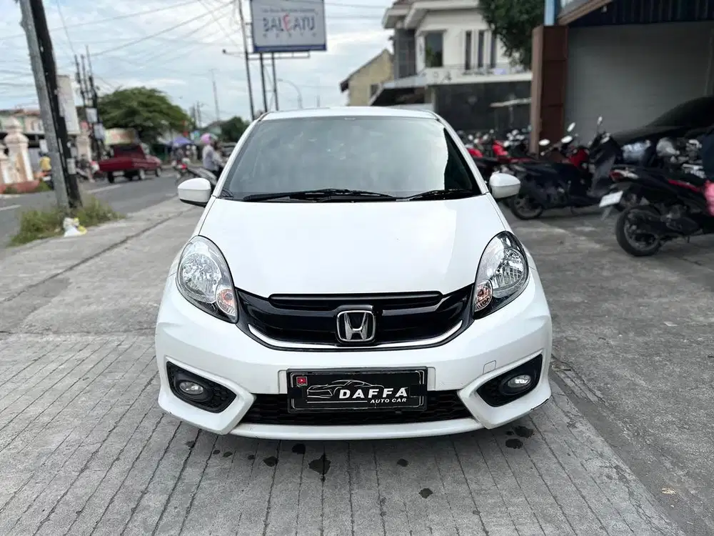 Dp 10jt. HONDA BRIO SATYA E 2016 Manual Putih