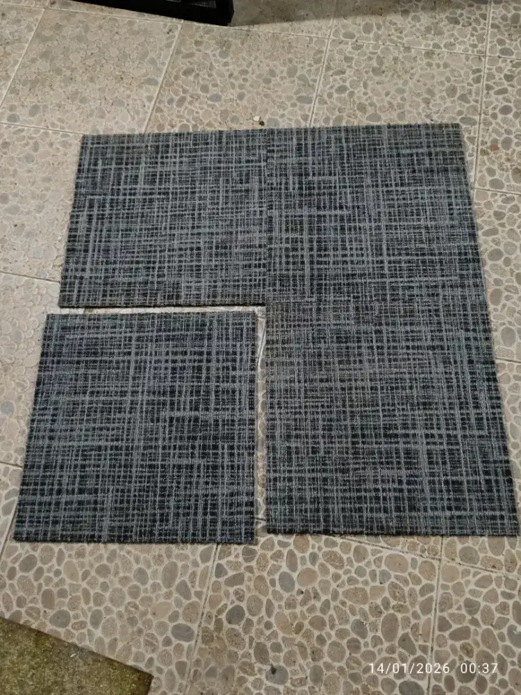 Karpet tile kantor ukuran 46x46cm ex pemakaian Kedutaan 1meter 5 pcs