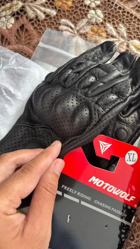 Sarung tangan motowolf