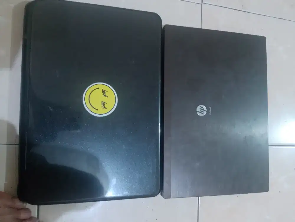 2 buah Laptop hp matot