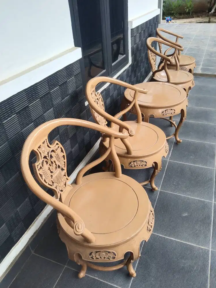 Kursi Jati Ukiran Model Bulat