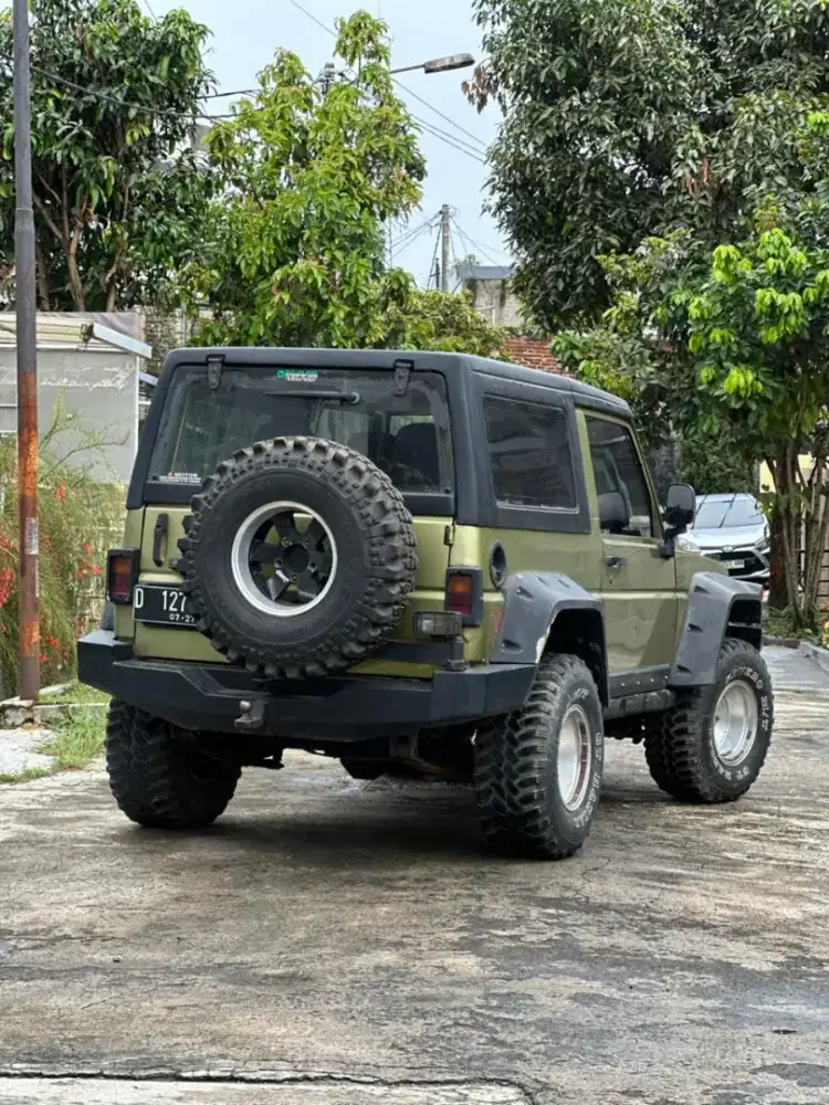 Dijual : Daihatsu Taft Rocky 4x4 Diesel 1994, Plat D pjk isi