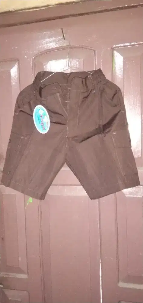 CELANA PRAMUKA PENDEK