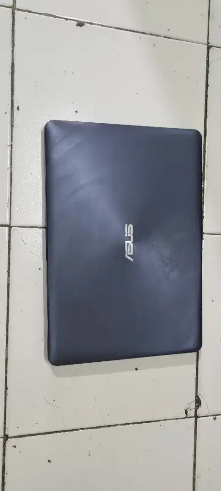 Asus A442U Core i7 8550U ram 16gb ssd 512gb dual vga mx 130 2gb ddr5