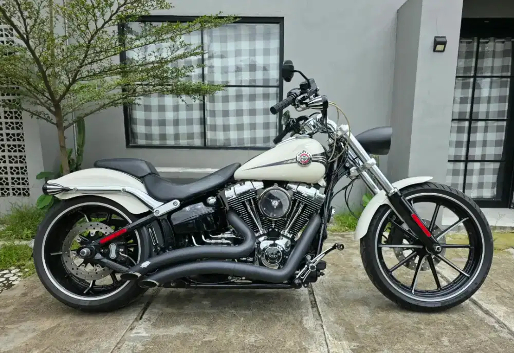 Harley Davidson Breakout -ABS 2014
