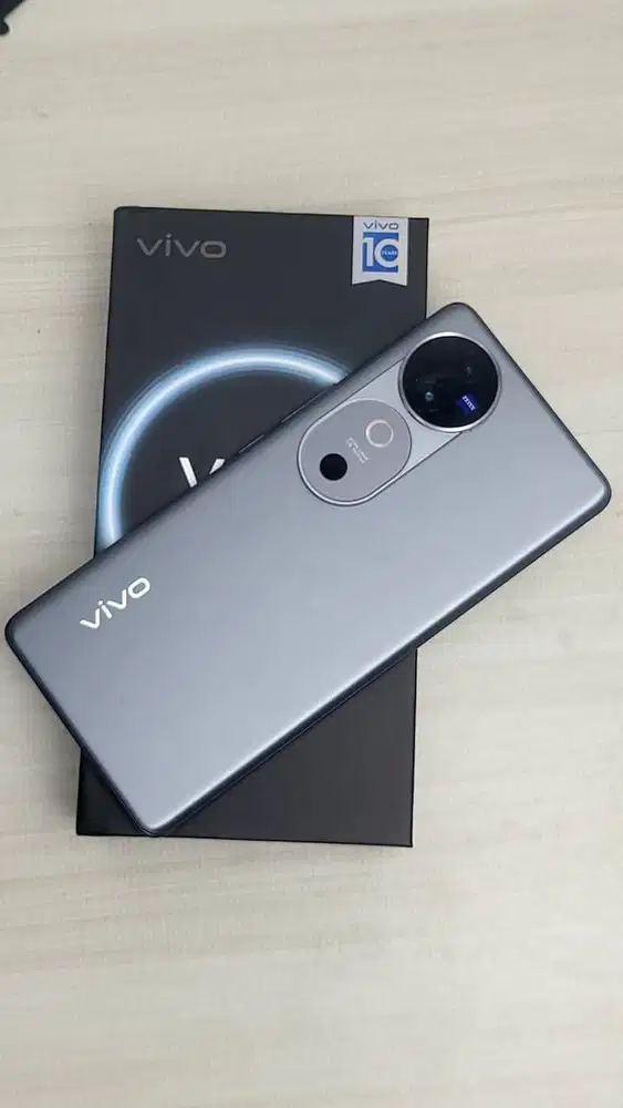 Dijual MURAH SAJA! - VIVO V50 5G - GARANSI Aktif (Bukan yang lite ya)