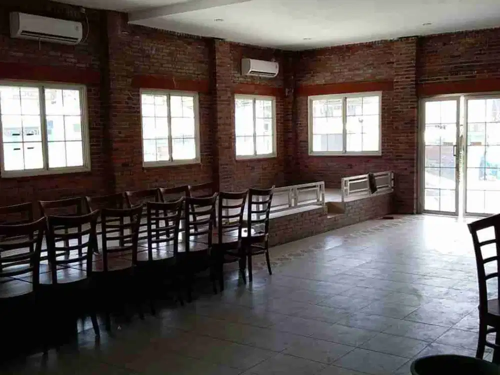 SEWA RUMAH CCK UTK USAHA JL PADMOSUSASTRO SURABAYA