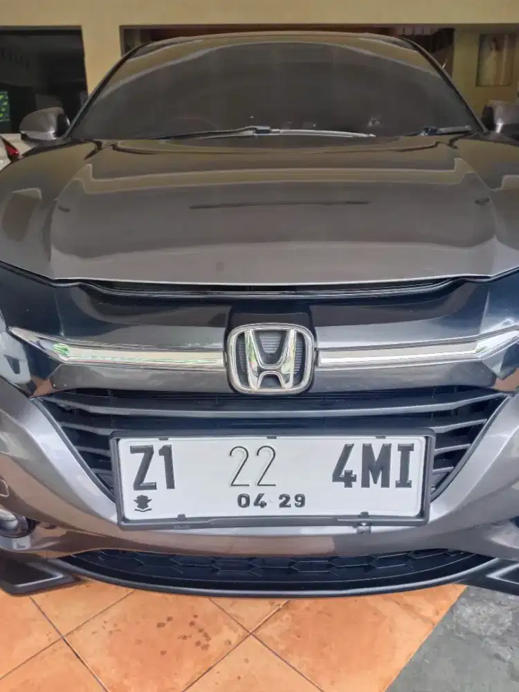 Bismillah numpang jual Honda HR-V tipe. E cvt. No. Z. Abu2