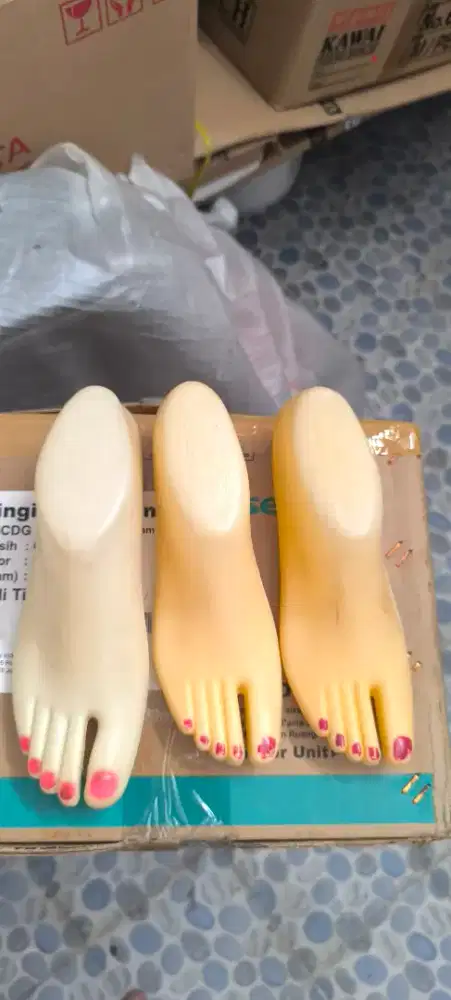 Kaki aksesoris plastik