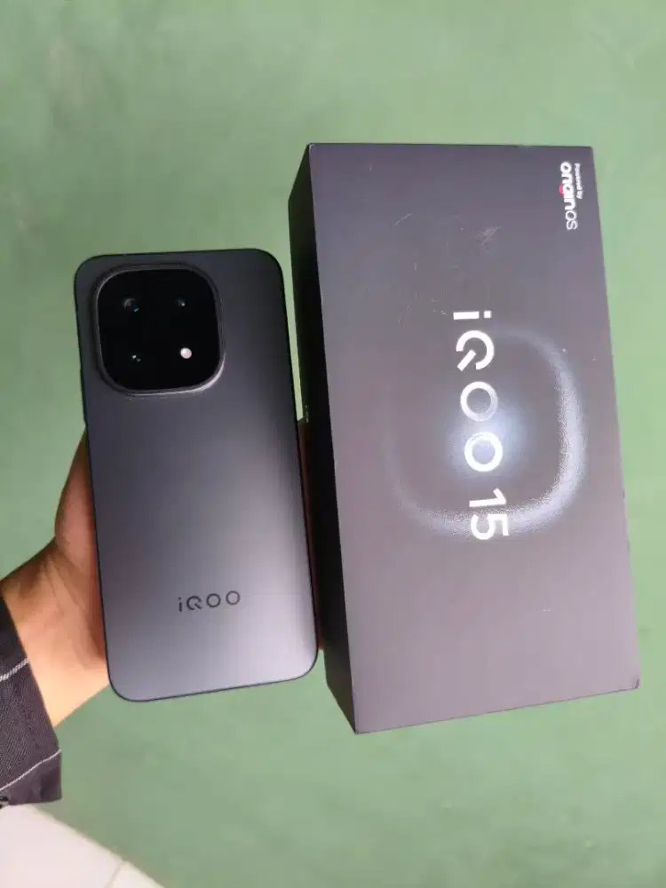 IQOO 15 WARNA Hitam Ram 16/ 512GB Snapdragon 8 Elite Gen 5