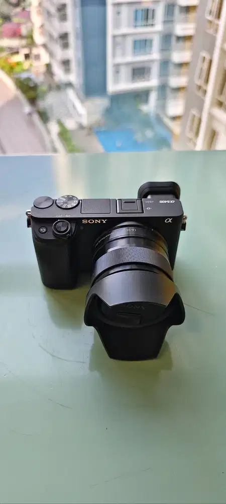 JUAL HAPPY KAMERA SONY A6400 + LENSA PRIME ORI SONY 35MM F 1.8