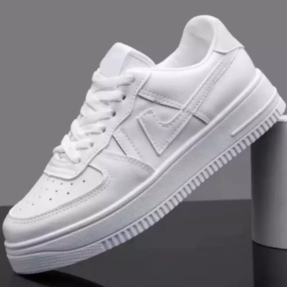 Sepatu casual ukuran 41