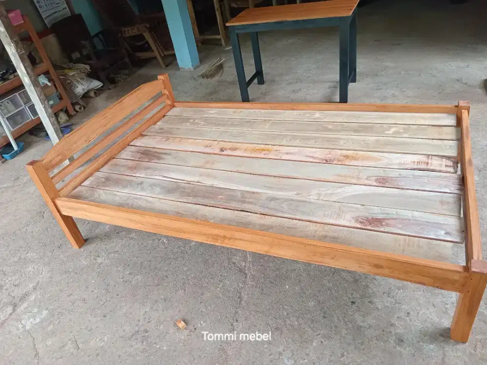 Tempat tidur uk 120x200