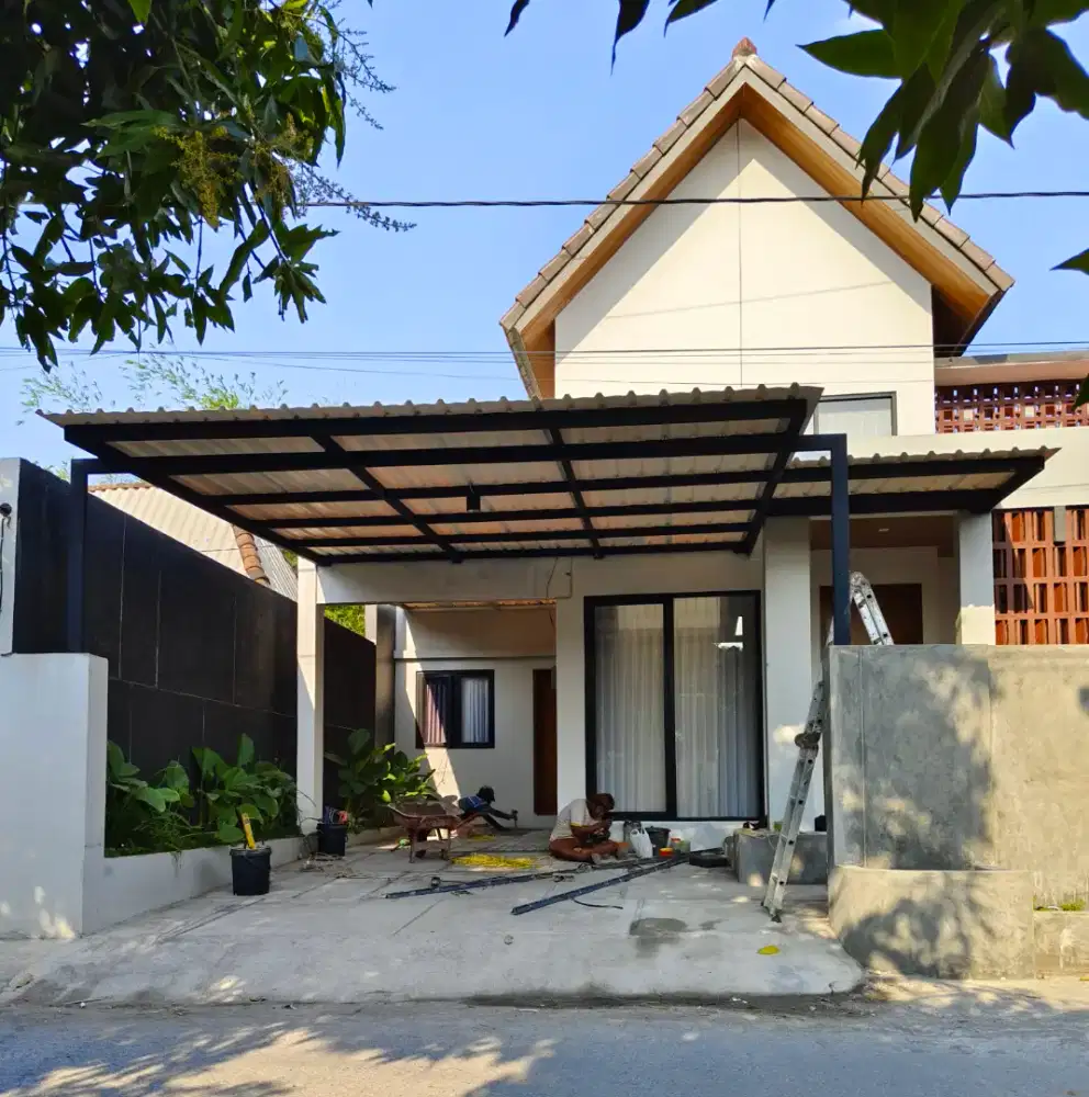 KANOPI/CANOPY BESI HOLLO. ATAP GALVALUM PASIR, UPVC ALDERON, SOLARFLAT