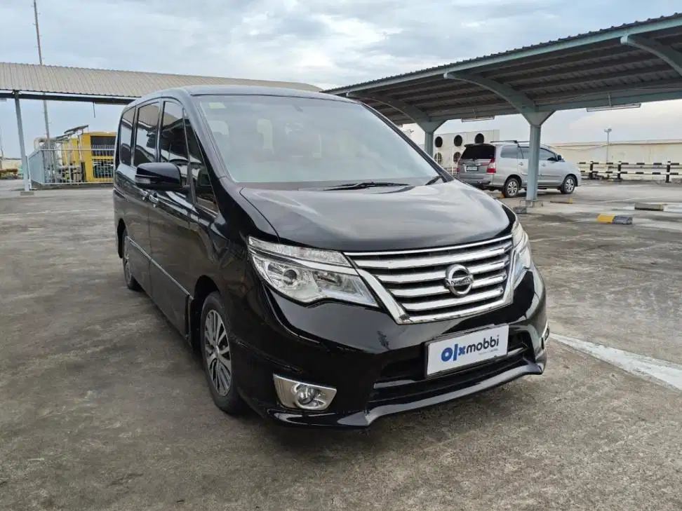 LOW DP Nissan Serena 2.0 Highway Star Bensin-AT 2017 1GK