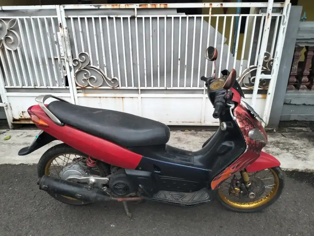 YAMAHA NOUVO LELE 2004 MOTOR BISA TUKER-TAMBAH GAN
