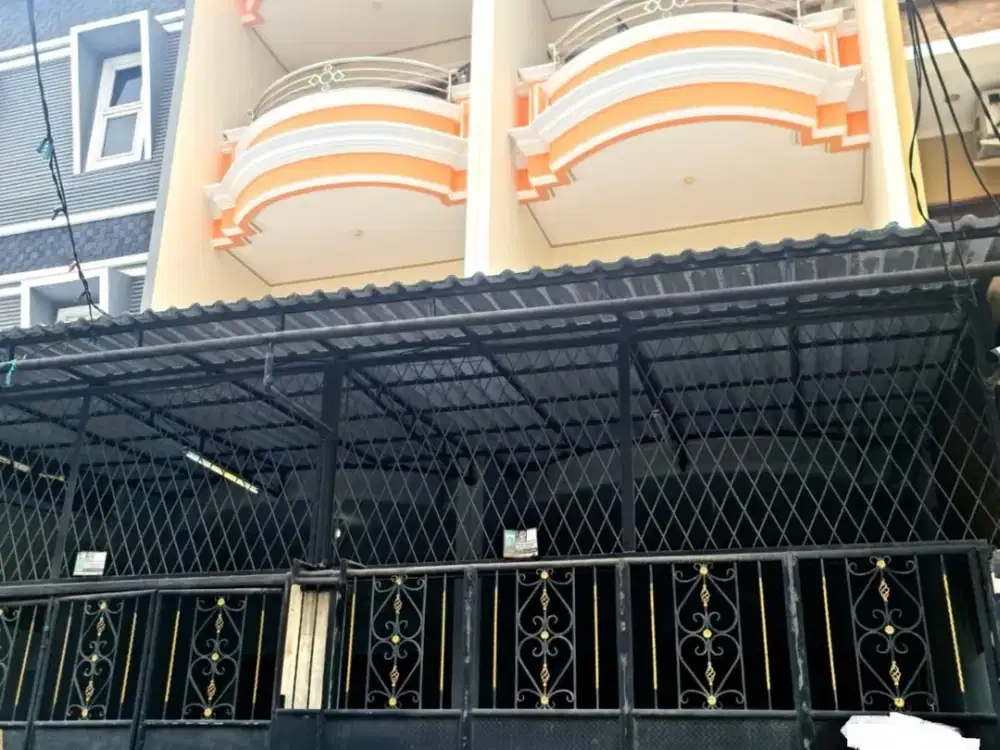 Bangunan Ruko Gandeng 3 Lantai Lokasi Jelambar Utama Full Renovasi & Siap Pakai