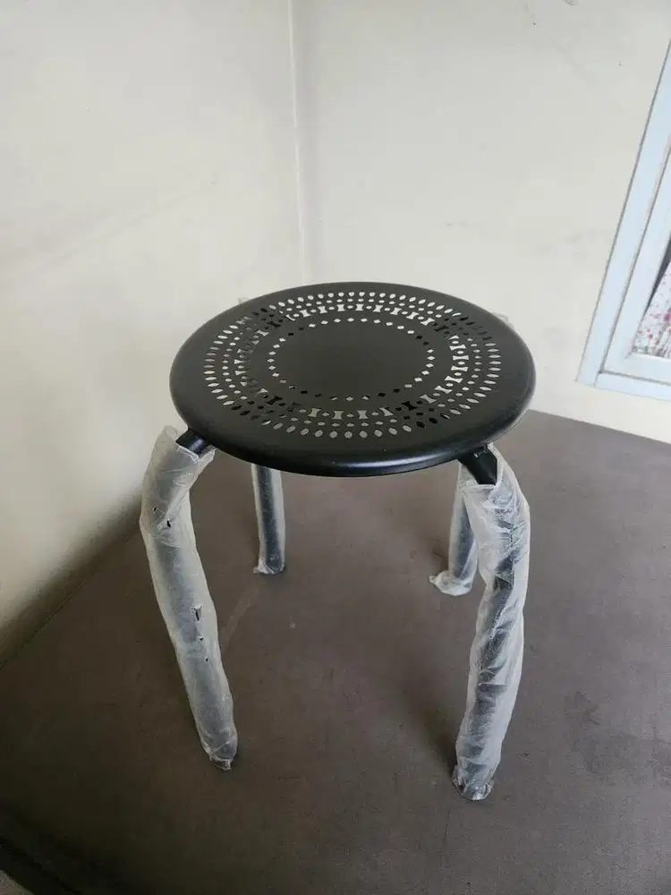 Kursi Besi Hitam Baru