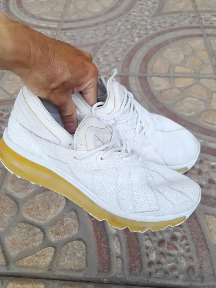 SZ 40 NIKE RUNING TABUNG PUTIH