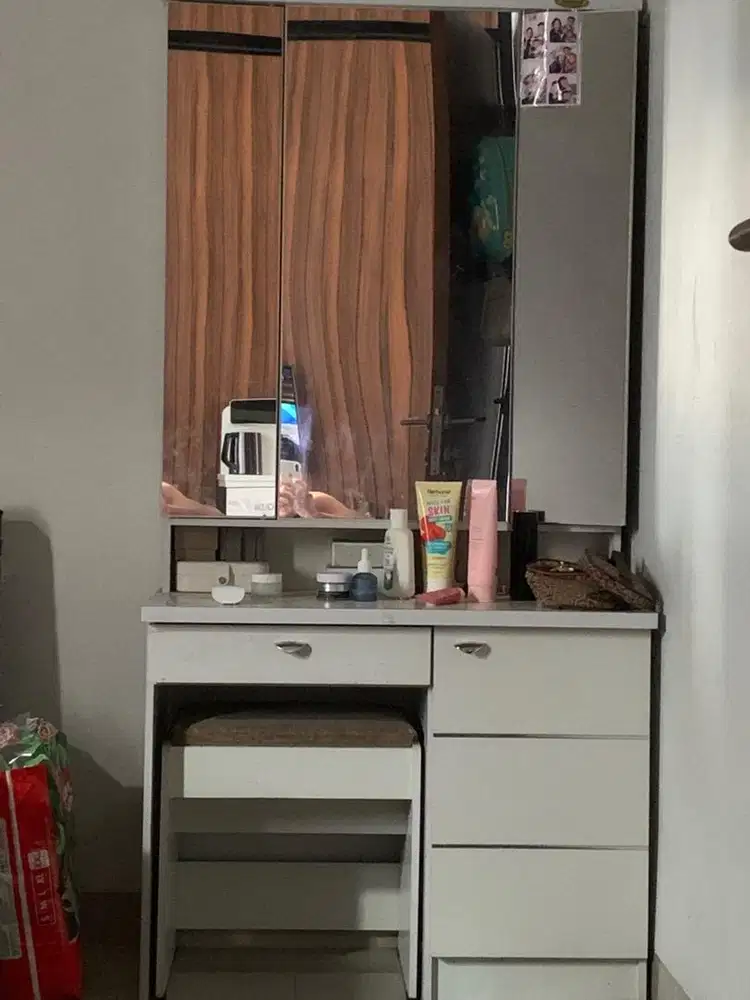 MEJA RIAS KONDISI MASIH BAGUS