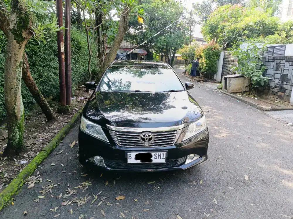 TOYOTA CAMRY 2.5 V AT 2014 HITAM METALIK