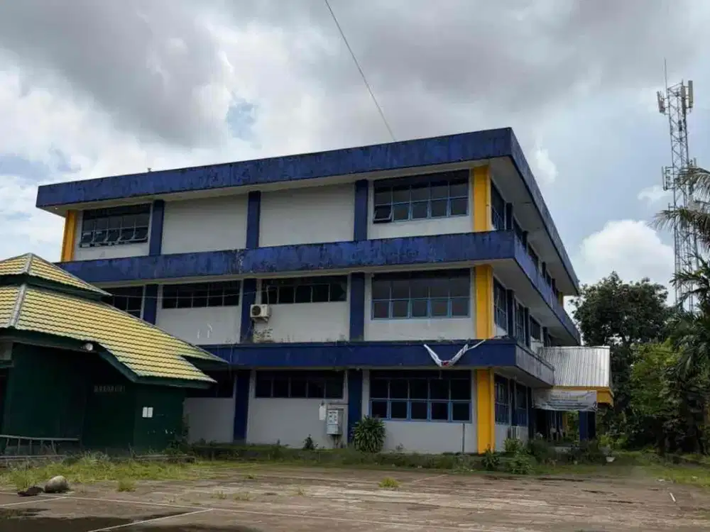 dijual kompleks kampus dan sekolaj dengan tanah yang besar cocok untuk perkantoran, yayasan dan kampus